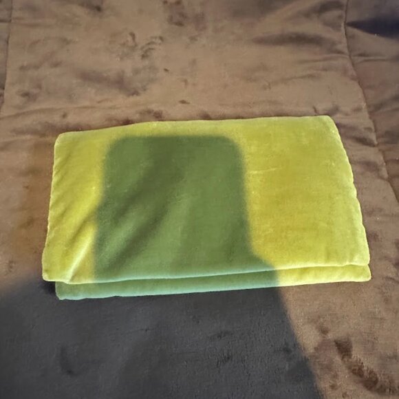 Gucci Sunglasses Limited Edition Yellow Velvet X-Large Sunglass Case Pouch - Picture 3 of 7